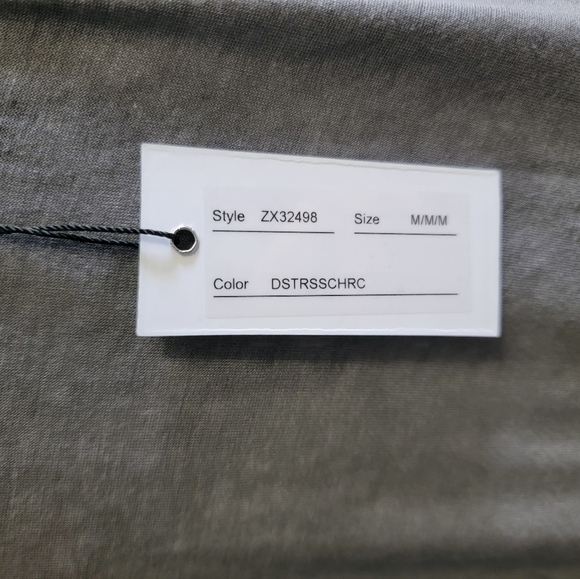 Cable & Gauge V-Neck Pocket Tee, Distressed Charcoal, Women's Size Medium - Picture 10 of 10